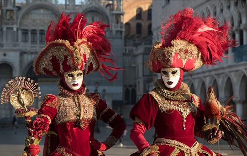 Впервые за всю историю Венецианского карнавала его проведут в онлайн-формате