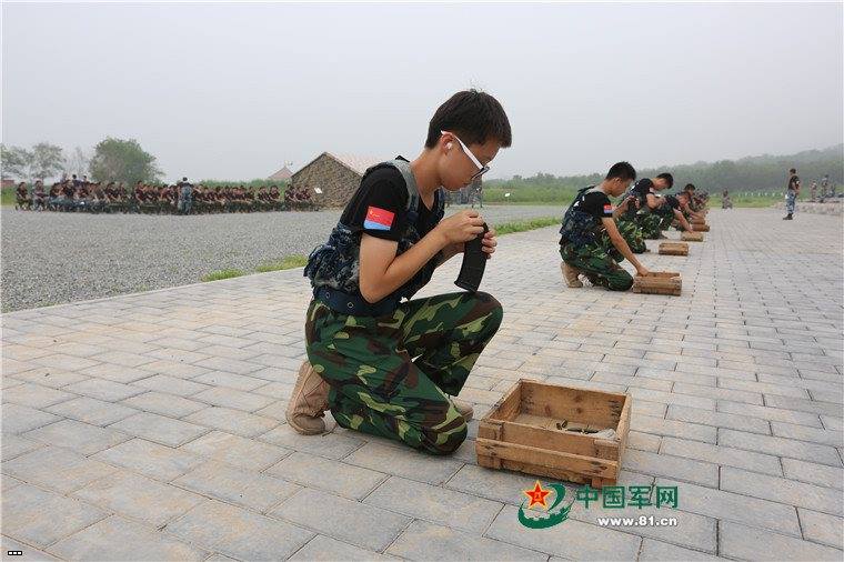 Детский военный лагерь в Китае (ФОТО)