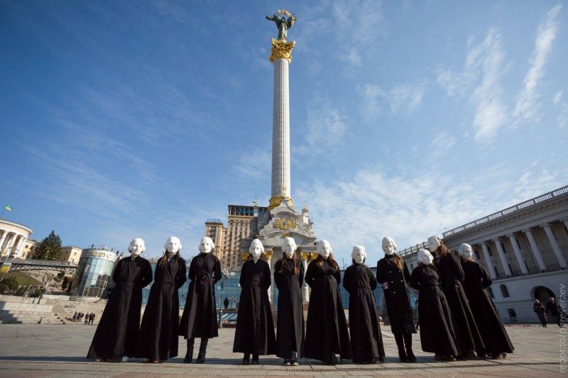 Как голова Гоголя по Киеву путешествовала (ФОТО)